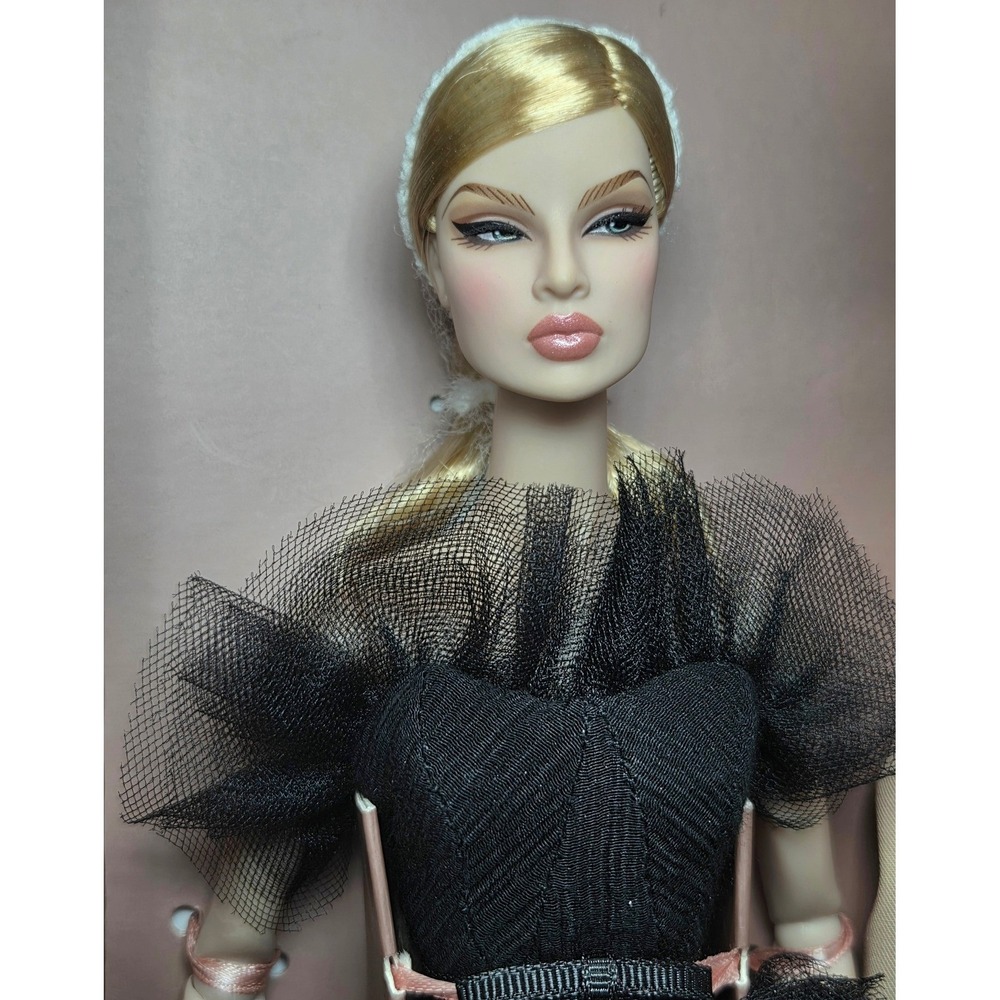 Integrity Toys-Fashion Royalty "Secret Garden" Eugenia Perrin-Frost 91439 NIB